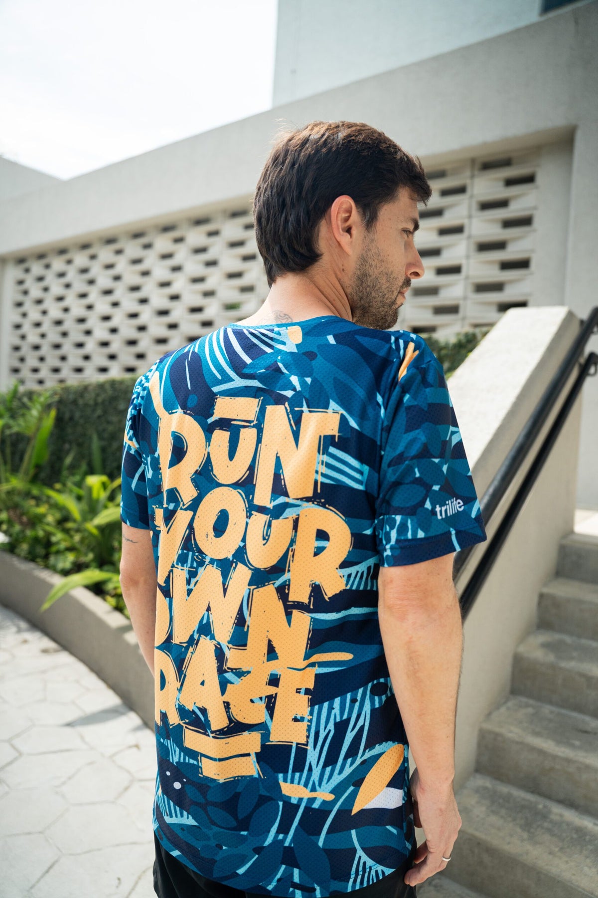 Camiseta Hombre Run Your Own Race