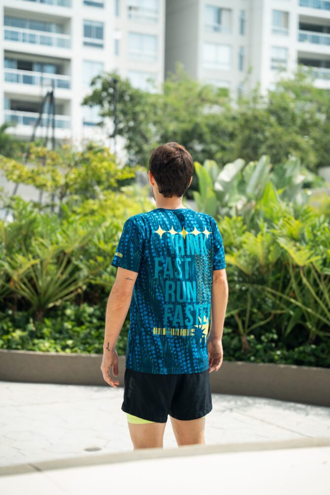 Camiseta Hombre Think Fast Run Faster