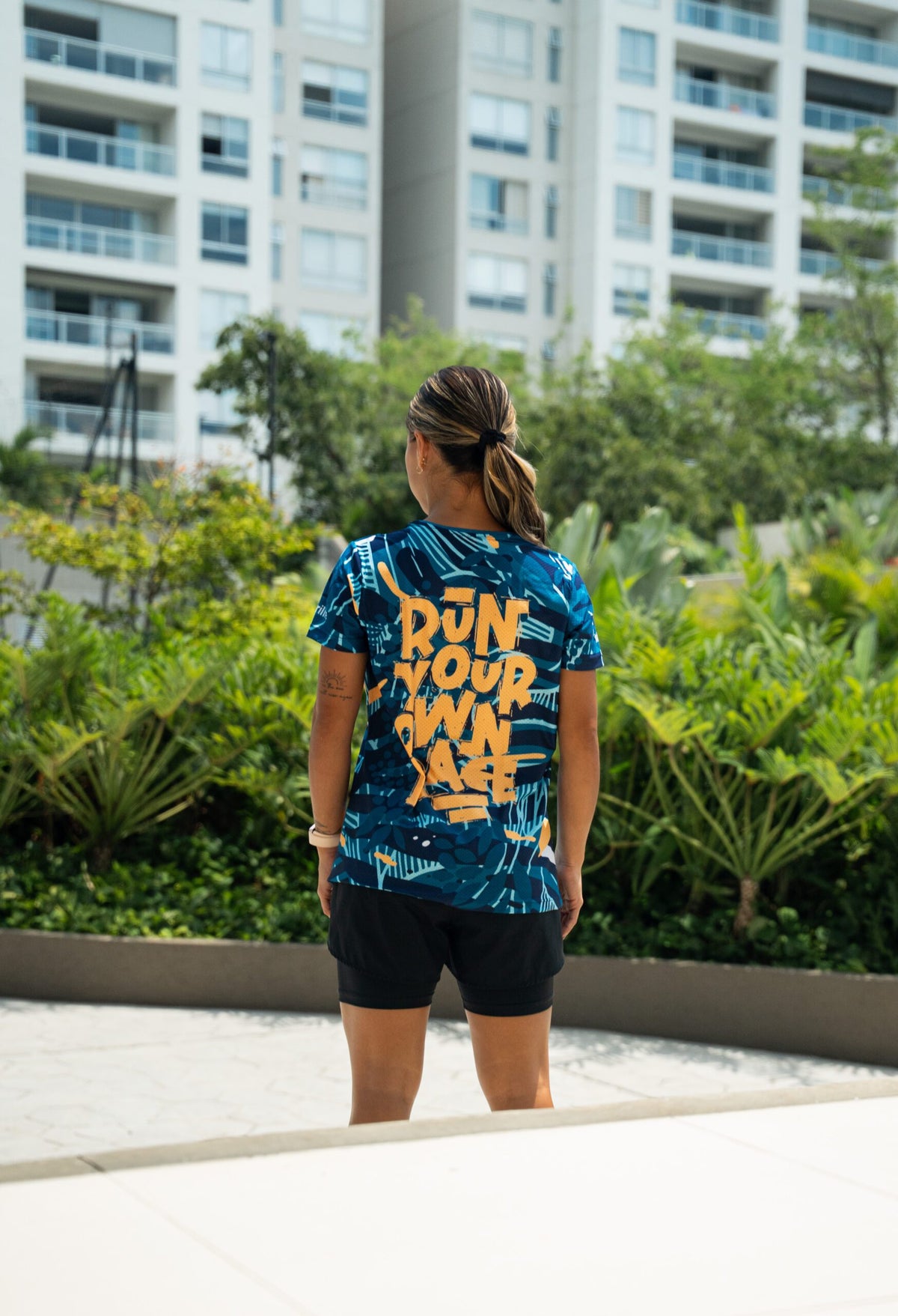 Camiseta Mujer Run Your Own Race